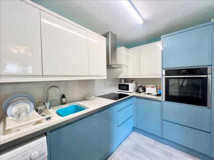 Portchester Court, Leigh on Sea * OPEN TO OFFERS *