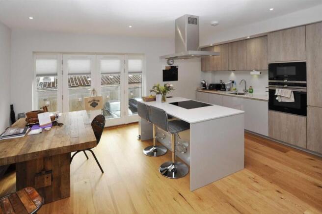 Kitchen dining.jpg