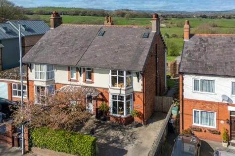 Liverpool Road, Buckley, CH7