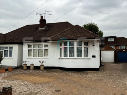 2 Bedroom Bungalow in Warwick Avenue