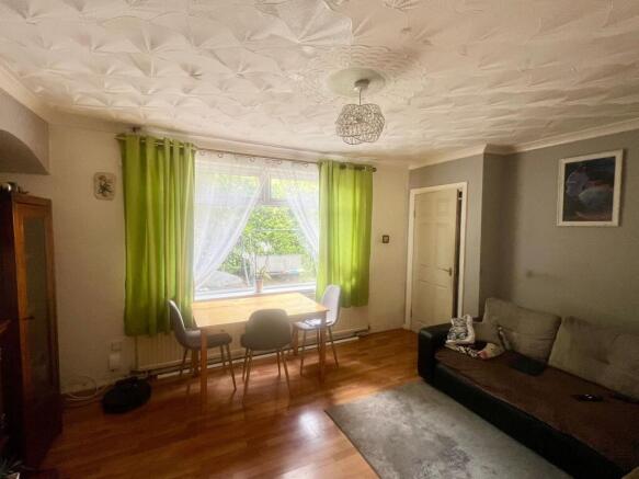 3 bed Semi-Detached for sale Image 8