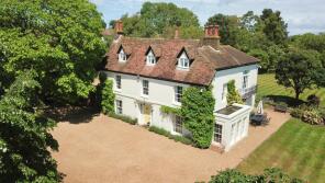 Chillenden House, Goodnestone Road, Canterbury CT3 1PS
