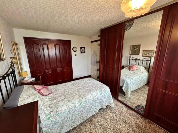 2 bed Semi-Detached Bungalow for sale Image 7