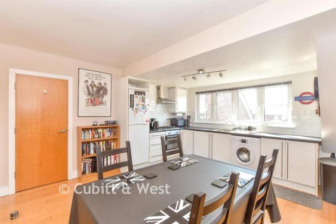 Lounge/Kitchen