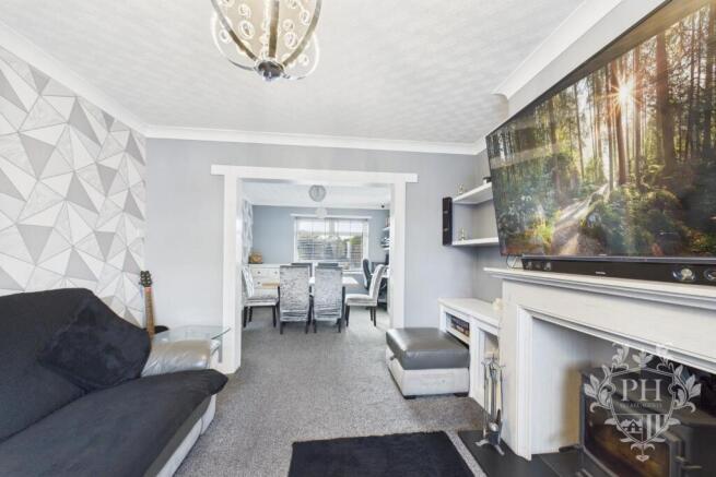 5 bed Semi-Detached for sale Image 9