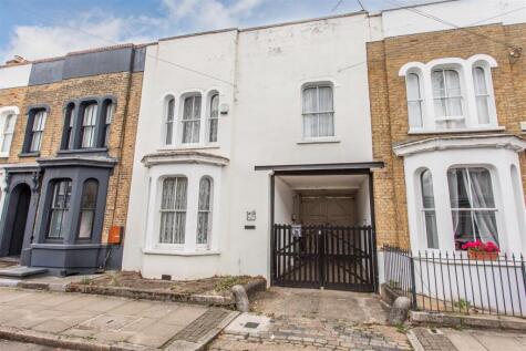 Clinton Road, Mile End, E3