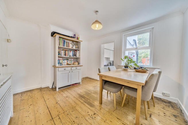 1349753-11-68b9a0...