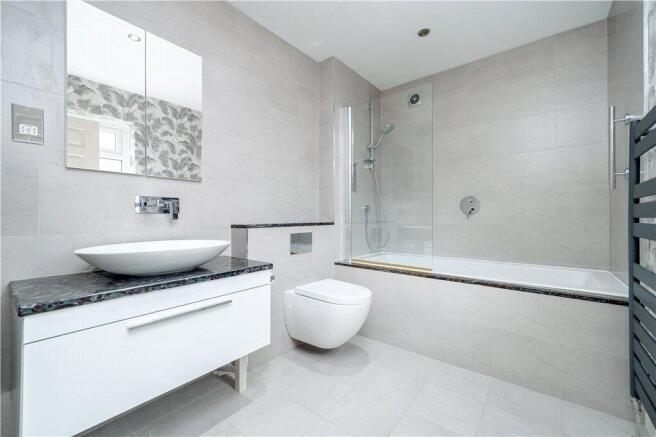 4 bed Town House for sale Image 11