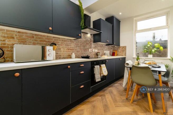 1 bed House Share to rent Image 6