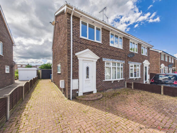 Three bedroom semi-detached house - For sale by a