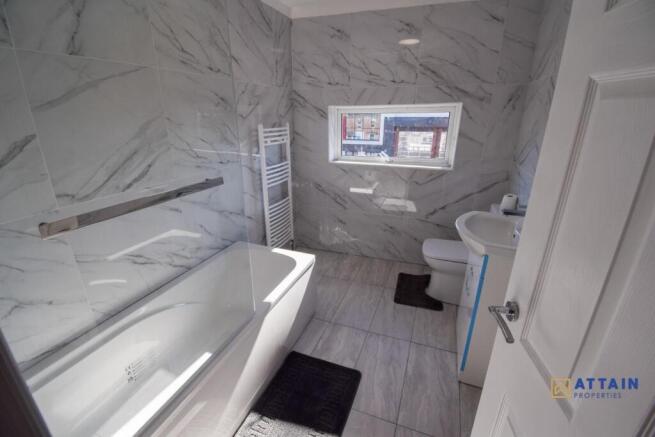 Bathroom 2.jpg