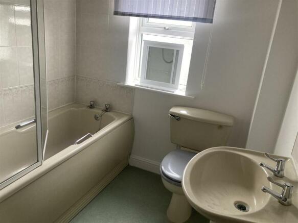 3 Butlin Close (8).JPG