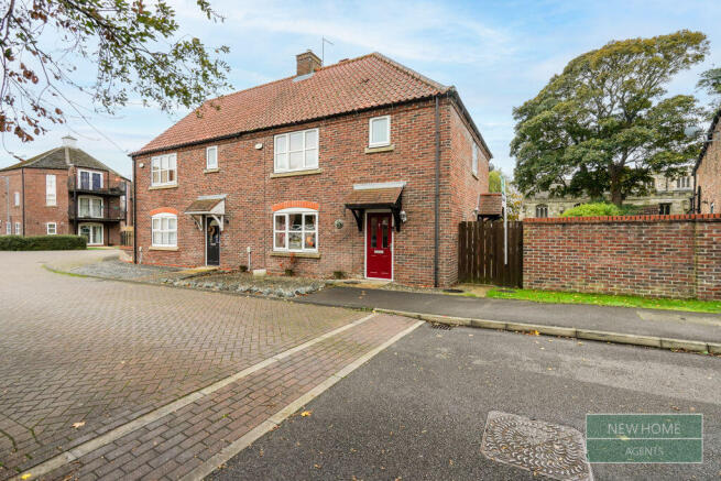 3-bed semi-detached on All Saints Mews ,Preston, Hull, HU12 8RX, £210,000