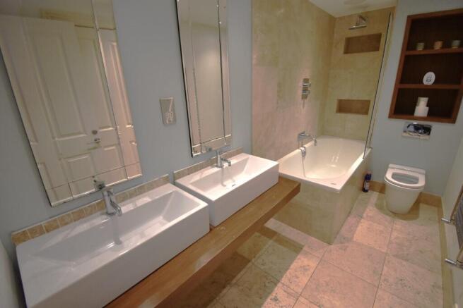 1 bed Apartment to rent Image 6