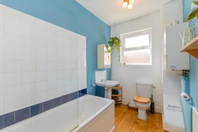 DAORNEDWOB62 - Bathroom B.jpg