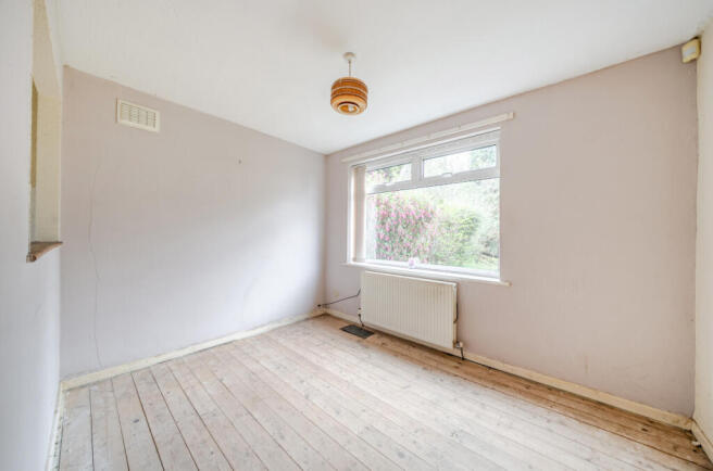 1436730-11-69c534...