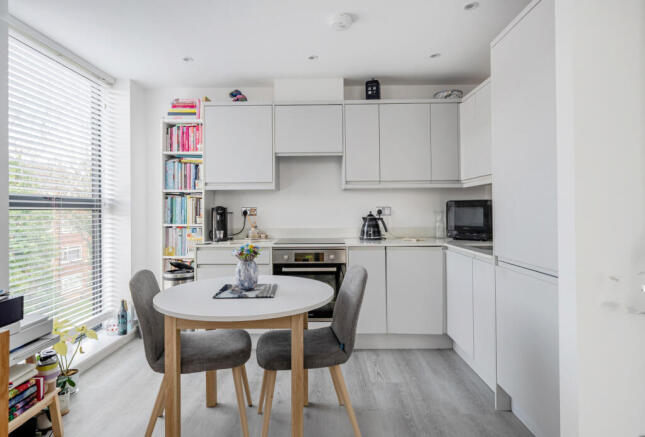 1400321-3-696f7f2...