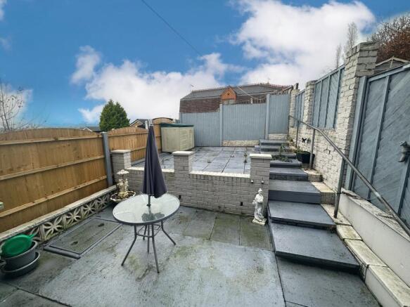 2 bed House to rent Image 10