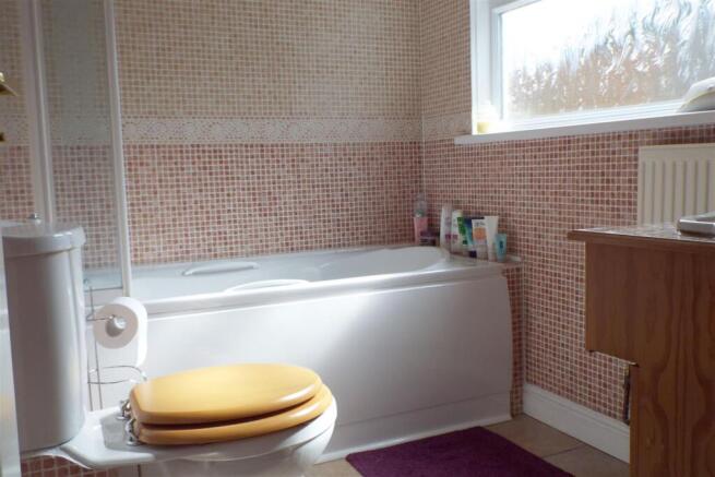 2 bed House to rent Image 8