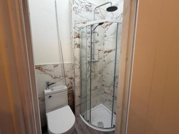 2 bed Apartment for sale Image 6