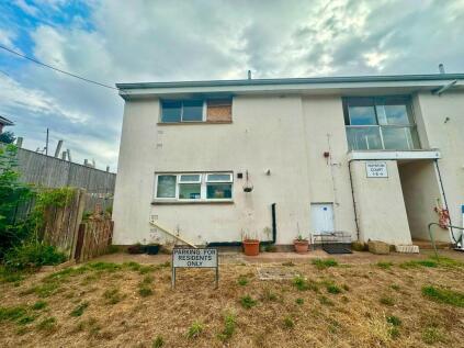 Flat a, Royston Court, Hospital Lane, Whipton, Exeter EX1 3QQ