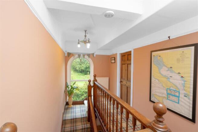 4 bed Semi-Detached for sale Image 7