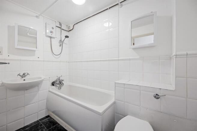 RCLR- 27 willmill drive- bathroom 3 (1).jpg