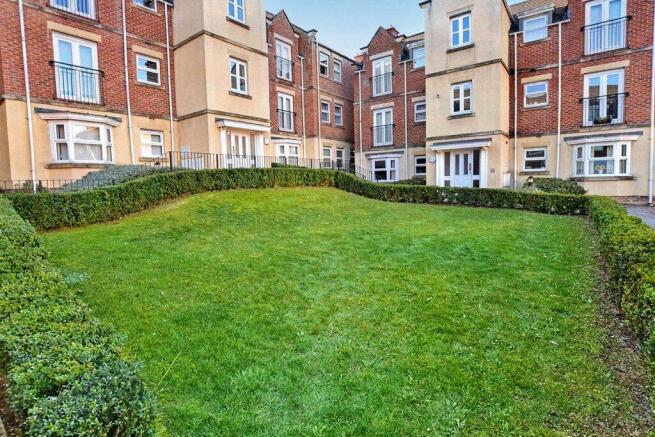 2 bed Apartment for sale Image 8