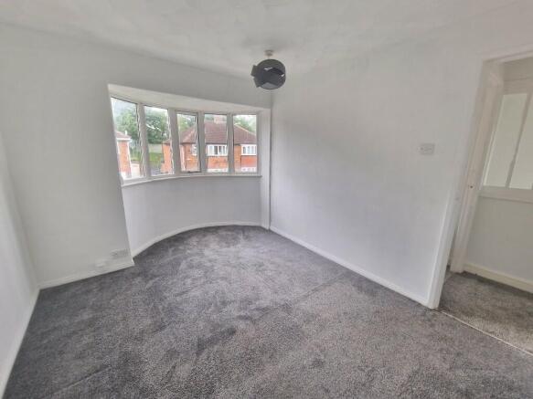 3 bed Semi-Detached to rent Image 11