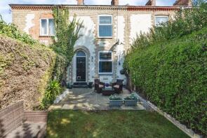 2, Friarwood Terrace, Pontefract WF8 1DZ