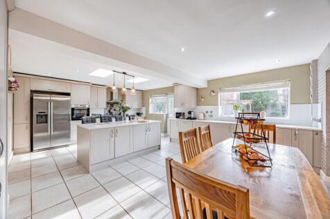 Drayton Drive, Heald Green, SK8