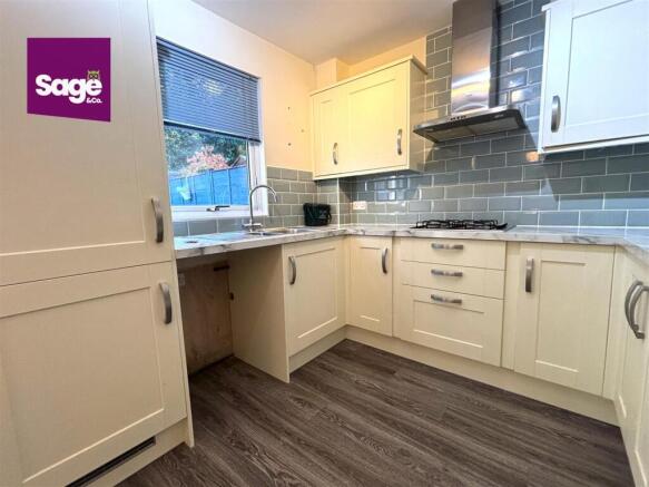 Glaslyn Court, Croesyceiliog, Cwmbran photo 4