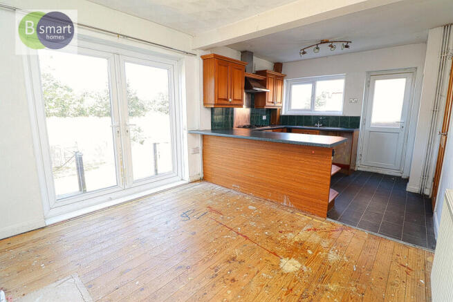 3 bed Semi-Detached for sale Image 5