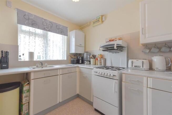 9354kitchen2.jpg
