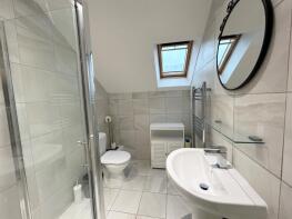 1d, Albert Road, Romford RM1 2PD