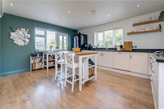 4 bed Semi-Detached for sale Image 8