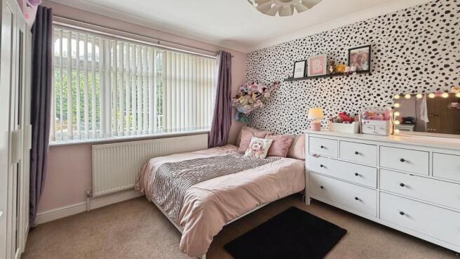 5 bed Detached for sale Image 10