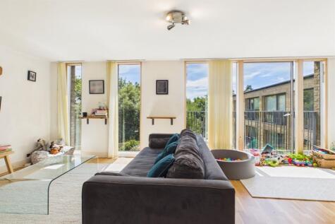Bennets Courtyard, Watermill Way, London, SW19