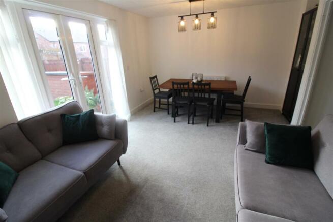Lounge/Diner (Photo 2)