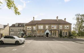 15, Ravenscroft House, Ravenscroft Gardens, Trowbridge BA14 7JU