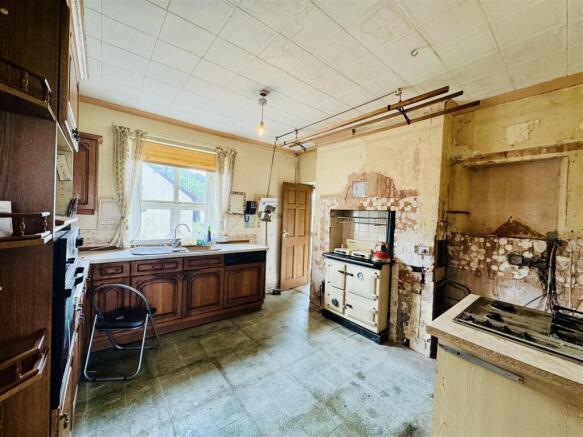 KITCHEN / BREAKFAST ROOM