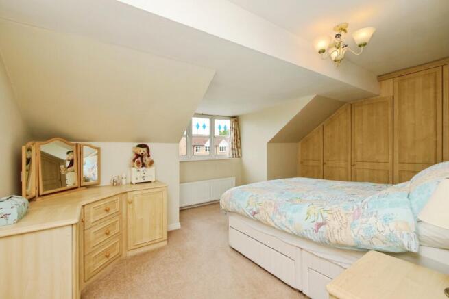 4 bed Detached for sale Image 12