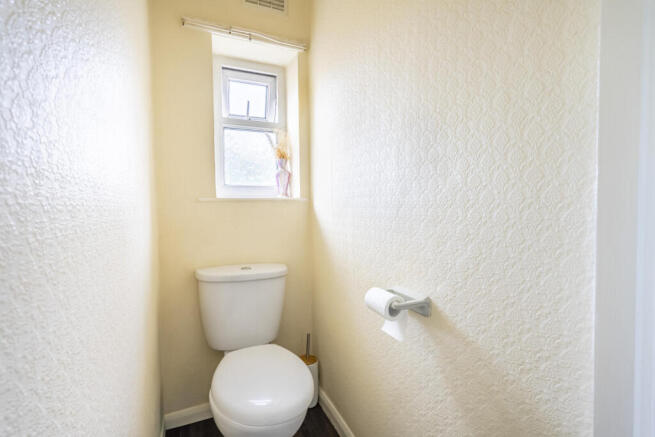 4 bed Semi-Detached for sale Image 12