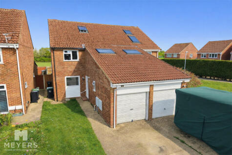 Catalina Close, Christchurch, BH23 4
