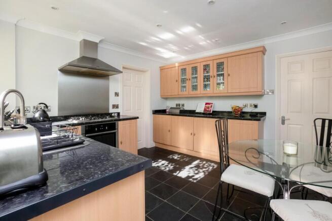 1 Arbour Close-8.jpg