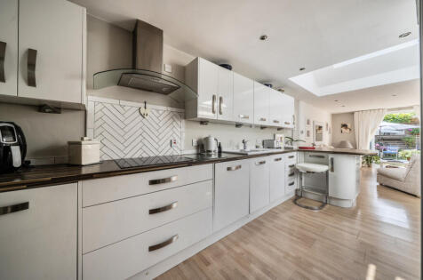 Grovelands Road, Reading, Berkshire