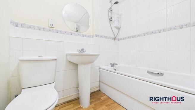 2 bed Apartment for sale Image 6
