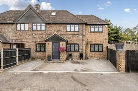 Chestnut Avenue, Farnham, Surrey, GU9