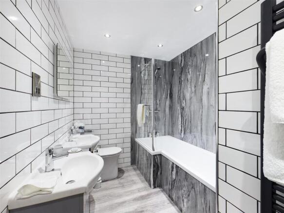 2 bed Apartment for sale Image 6