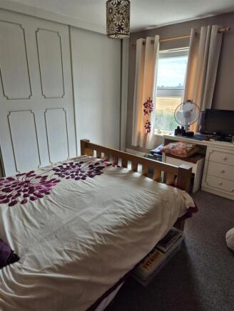 2 bed Semi-Detached for sale Image 5
